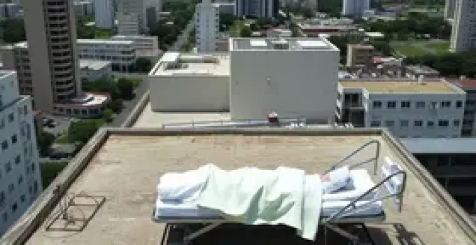 paciente cai do teto do hospital adão pereira nunes