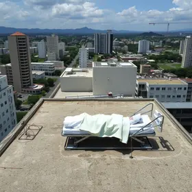 paciente cai do teto do hospital adão pereira nunes